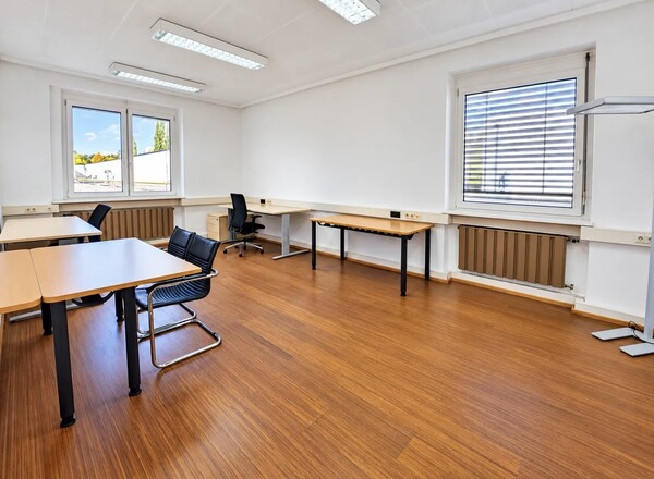 Dein eigenes Büro in Liesing – 27,6 m², möbliert, all-inclusive & 24/7