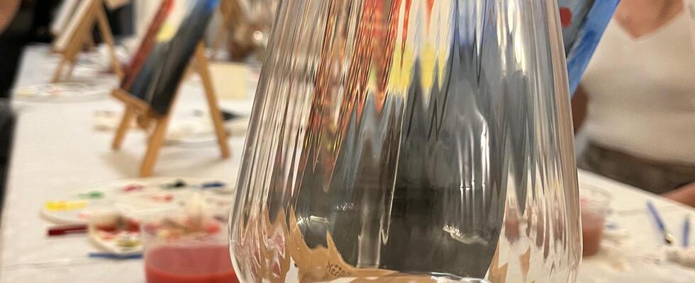 PAINT & Wine