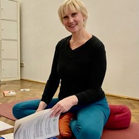 Vermiete ruhigen Raum zur Einzelnutzung ganztags am Mittwoch