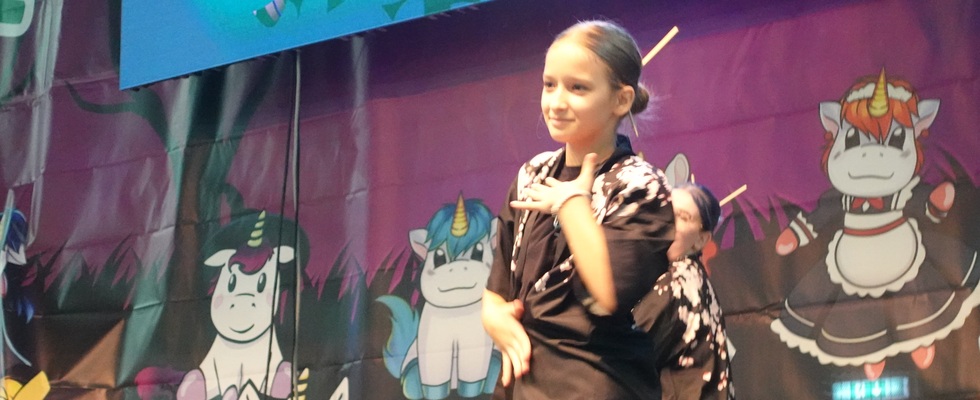 K-Pop Studioshowing