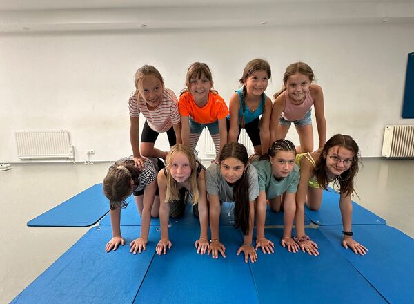Kids Dance Camp (zB K-Pop, Hip Hop, Akrobatik, Commercial,...)