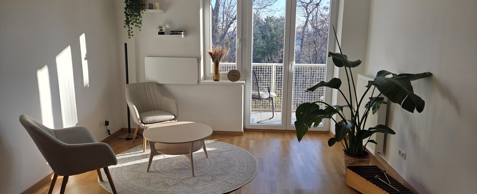 Wunderschöner, heller Multifunktionsraum am Park