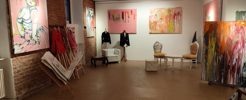 Vermiete tageweise bzw. je nach Bedarf und Absprache Projekt/Galerie/Eventraum in meinem 160m2 Künstleratelier in 1050 Wien