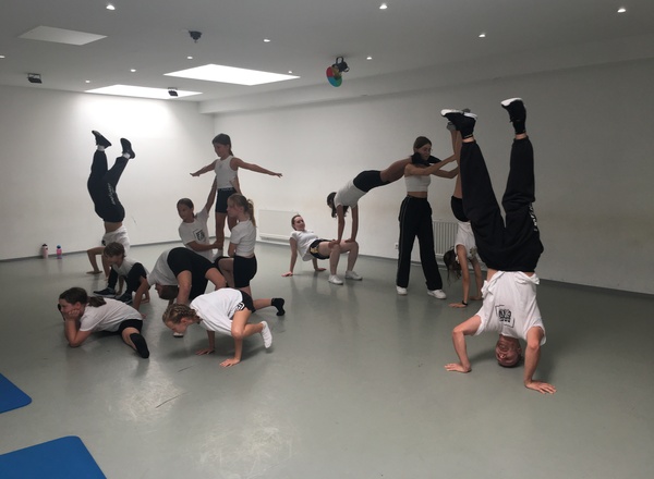 Tanz & Akrobatik Camp