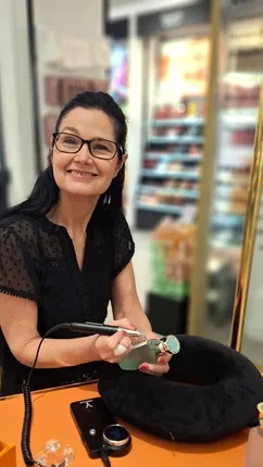 Kalligrafie, Lettering, Gravur, Heißfolierung, Produktbemalung, Live-Event Artist – Foto 21