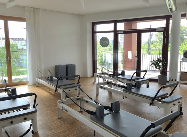 Reformer Pilates - Boutique Style (max. 5 Teilnehmer*innen)