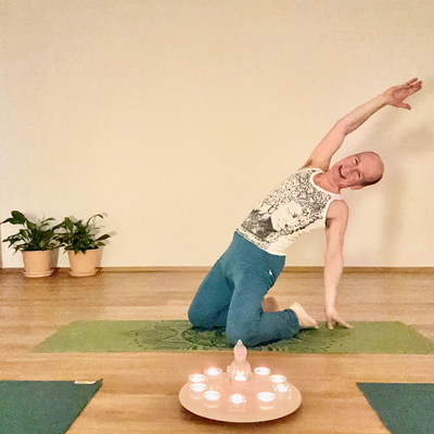 Yoga-Raum für 8-10 Teilnehmende am Freitag von 8:00-9:30 Uhr gesucht! 