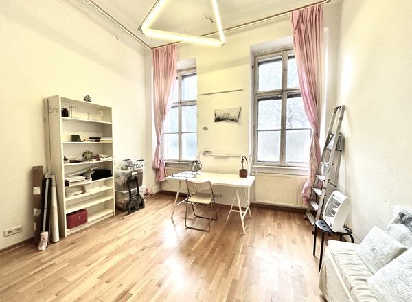 15 m² ruhiger Arbeitsplatz mit Gartenblick - U2-Station Taborstraße