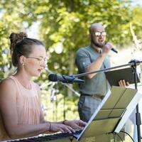 vest: Verbunden in Stimmung