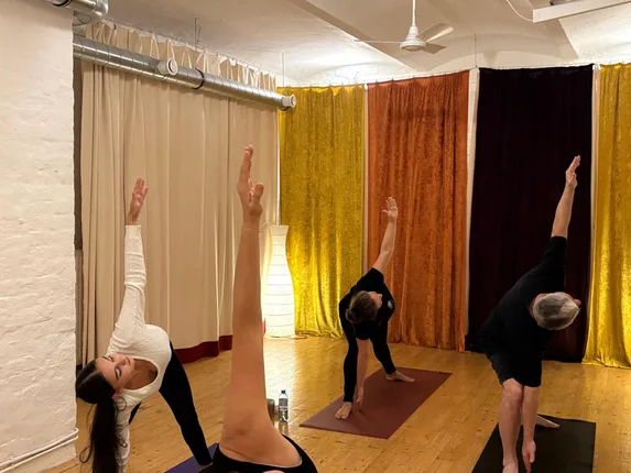    Rückenyoga  - im 9. Bezirk – Foto 10