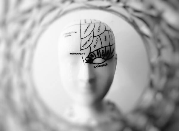 WIE ERKLÄRT DIE NEUROWISSENSCHAFT WAS HINTER DER HEILENDEN KRAFT DER KUNSTTHERAPIE STECKT?