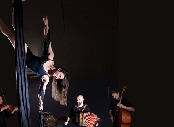 Antobia x KYO:DUO "Luftsprünge & Saitenspiele"