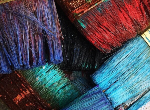 Malen und Experimentieren mit selbst hergestellter Farbe
