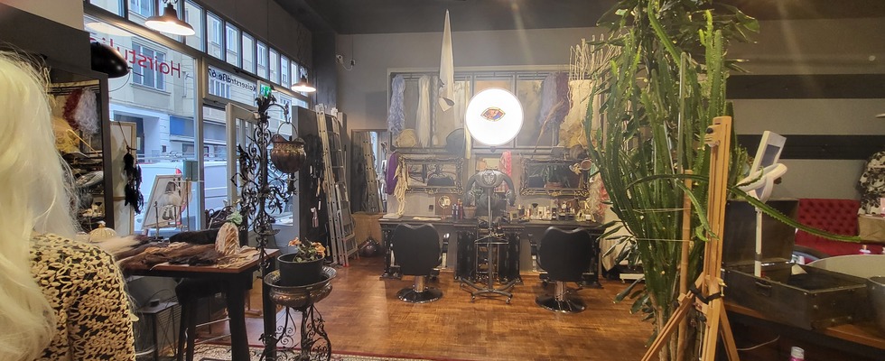 Friseurstuhl zu verpachten/ Friseur Co working space in Salon für Extensions