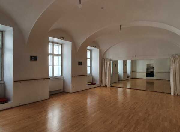 Vermiete TanzRaum für alle Arten von Tanz und Bewegung,  Yoga , Körpertherapie