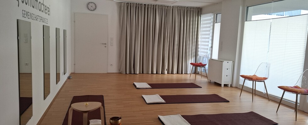 Sanftes Yoga im Jahreskreis. Für Frauen jeden Alters.