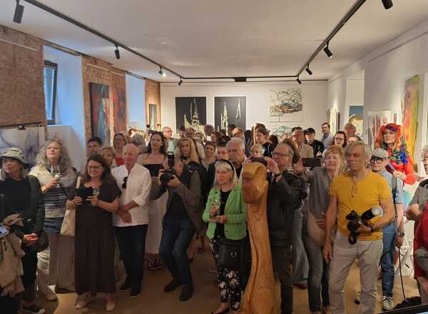 Projektbezogene Vermietung für Ausstellung/ Kurs/workshop/ fotoshooting/Yoga/fashion- show etc 