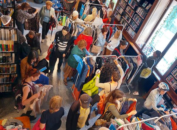 Pop-Up-Kleidertausch