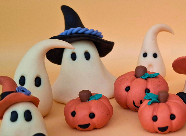 Desk Buddies Workshop - Halloween Edition in Vienna (English)