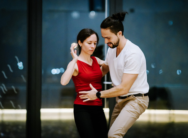  Salsa & Bachata Basic 3 Schnupperstunde
