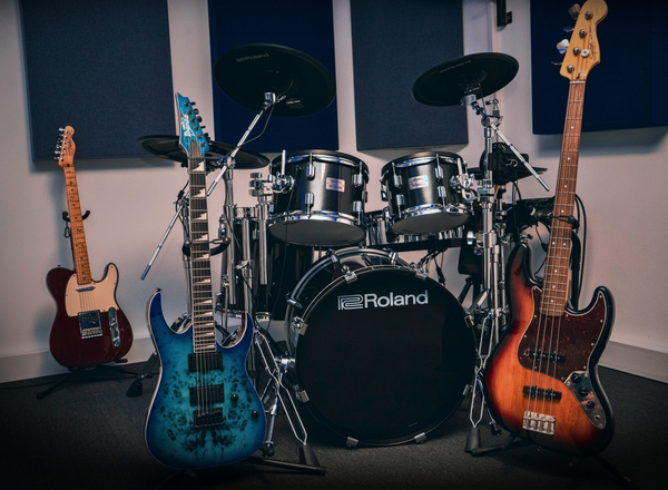 Proberaum & Self-Production Studio 1180 – stundenweise (Solo/Band/Podcast und mehr)