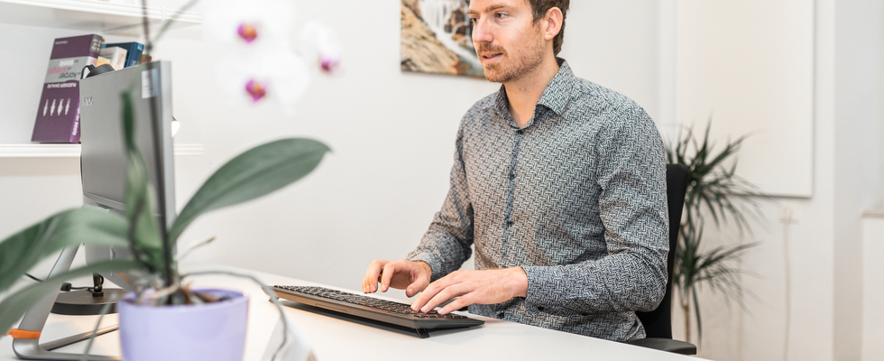 Vermiete fixe Arbeitsplätze ab Dezember 2025 (ohne Bindung, monatlich kündbar)