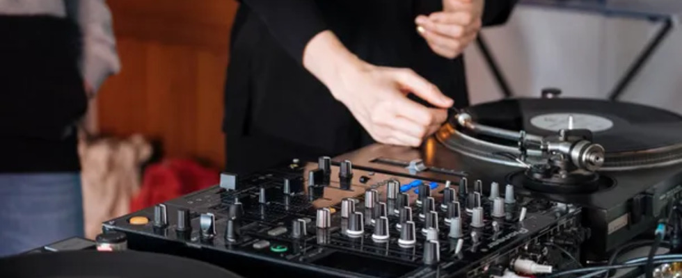 DJ Mixture 'Beats & Vinyl' Workshop by artsip