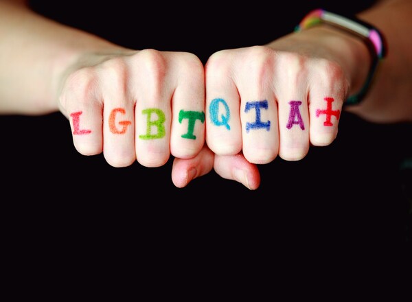 Lesung zum Pride Month: Ela Bloom - Ignite my dragon heart