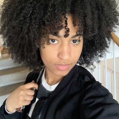 Alicia Okwuora/Künstlerin 