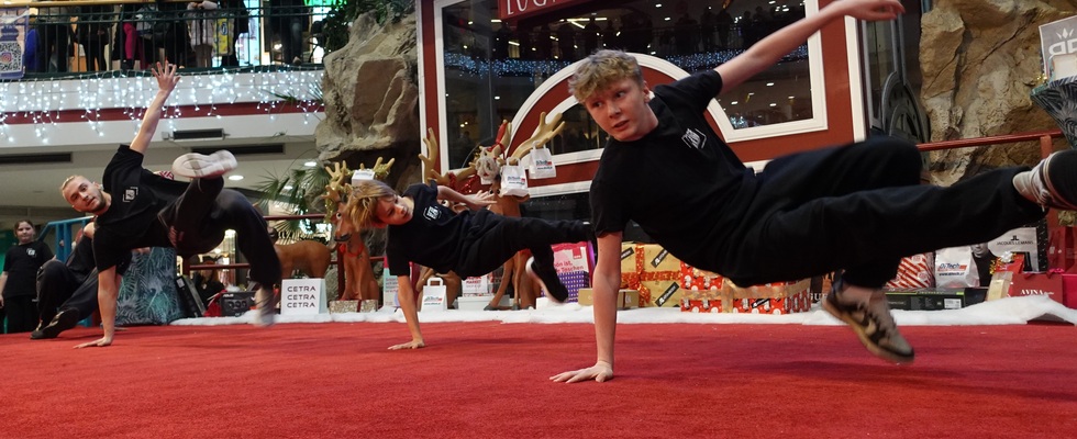Hip Hop Breakdance Studishowing