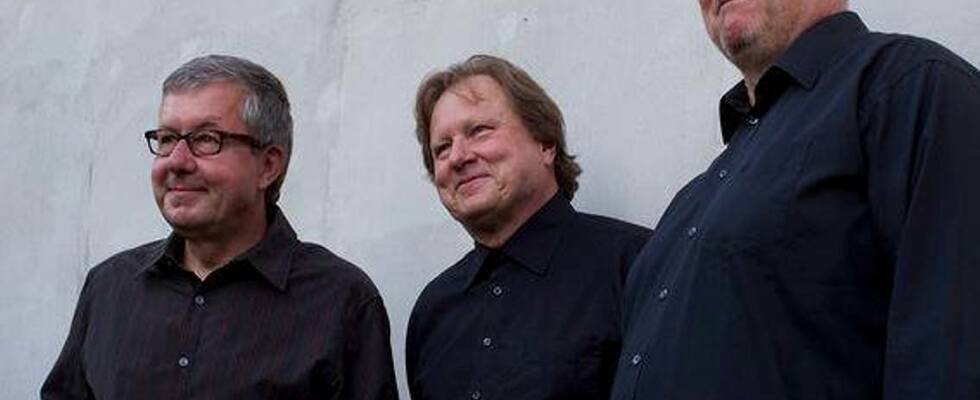 Roland Batik Trio