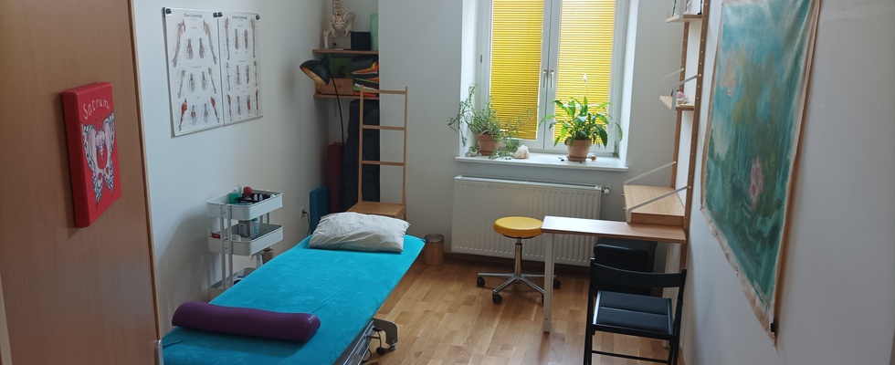 Vermiete ruhigen Therapie-Raum im Erdgeschoß, Altbau, Praxis Sonnenhand