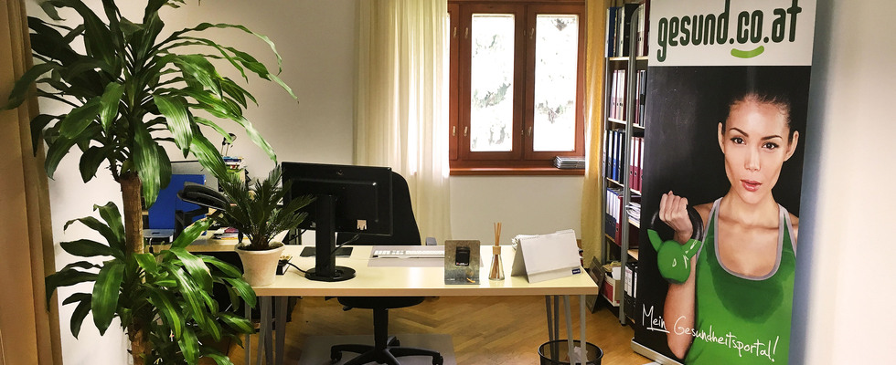 Vermiete Büro bzw. Praxisraum in herrlicher Ruhelage mit guter Öffi-Anbindung