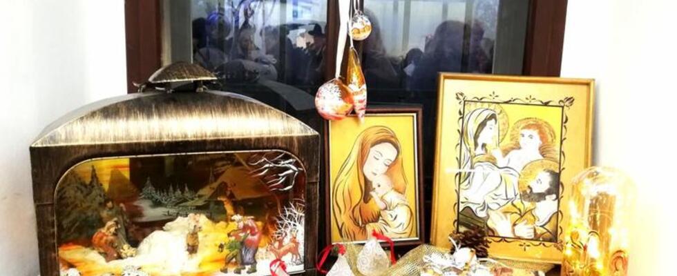 Lichtbringer auf Glas - Faszination Hinterglasmalerei - Krippenkunst in Freistadt 