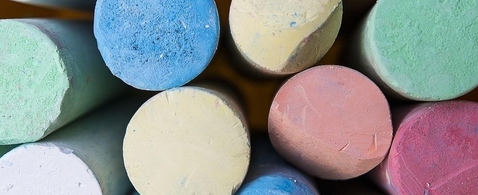 EINFÜHRUNG IN DIE KUNSTTHERAPIE MIT KINDERN UND JUGENDLICHEN
