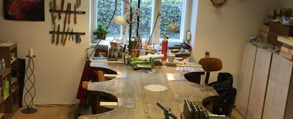 Wir suchen noch eine/n SchmuckdesignerIn, jemanden der/die einen Raum für Kreativkurse sucht oder eine/n Kreative/n für unsere Gemeinschaftswerkstatt.