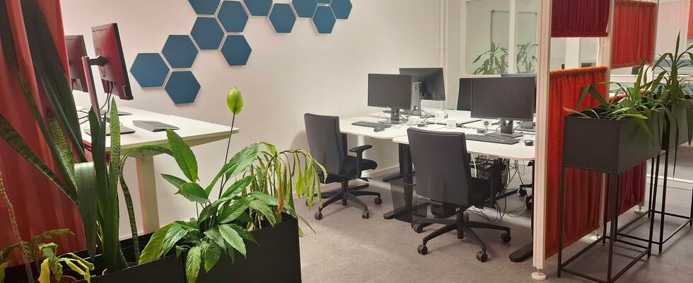 Professioneller Schreibtisch-Arbeitsplatz als Alternative zum HomeOffice