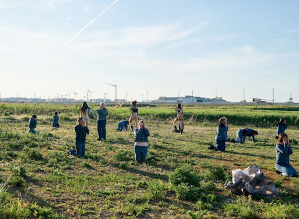 WASTELAND dream/s - Performance von Claudia Bosse