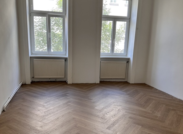 Therapieräume in neu renovierter Altbaupraxis in der Märzstraße zu vermieten