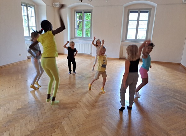 Sommercamp "Tanzwellen - eine ozeanische Kindertanz-Reise"