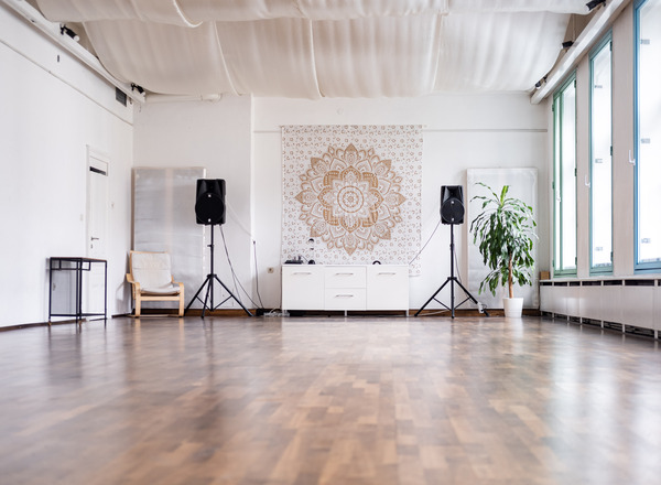 Vermiete 110m² Raum für Körper, Bewegung, Seminare, Yoga