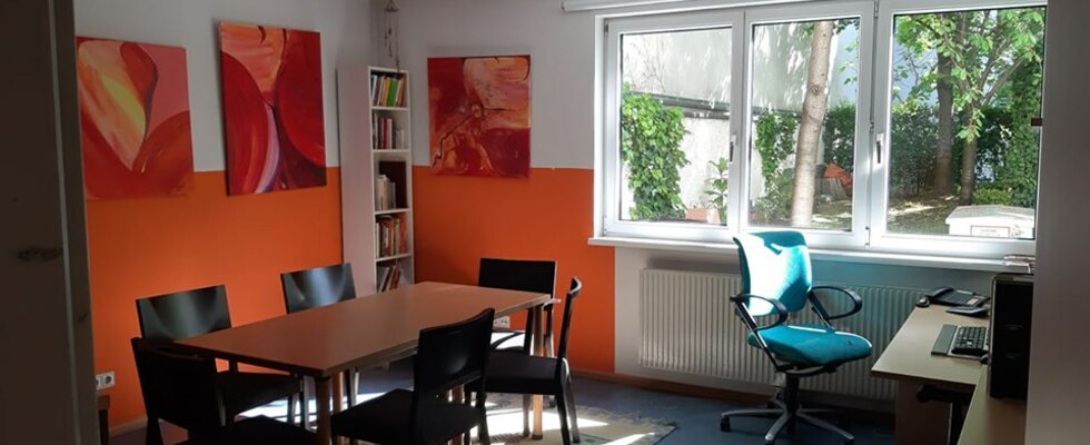 Gemütlicher Raum für Besprechungen, Klausuren, Treffen bis zu 10 Personen.