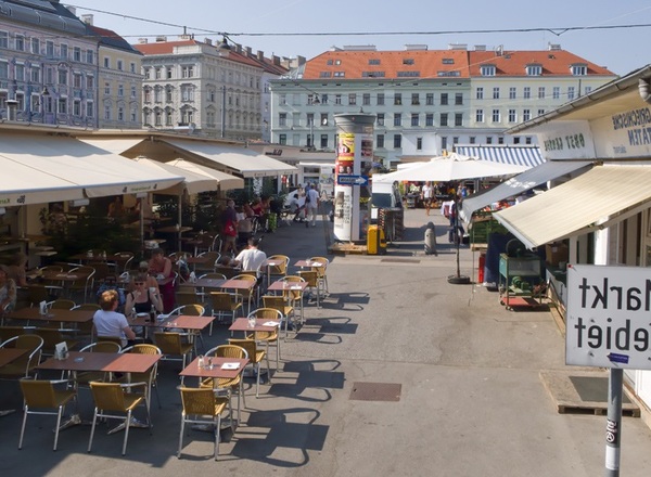 ZIMMER  am KARMELITERPLATZ