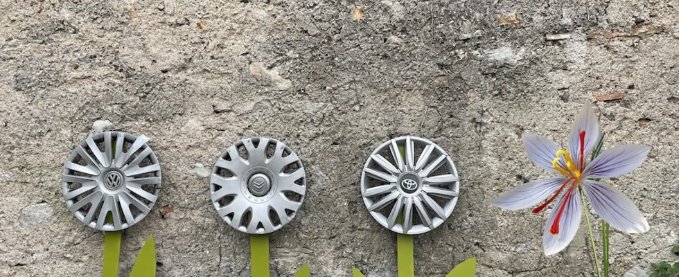 Eröffnung: Sitting on the Sidewalk