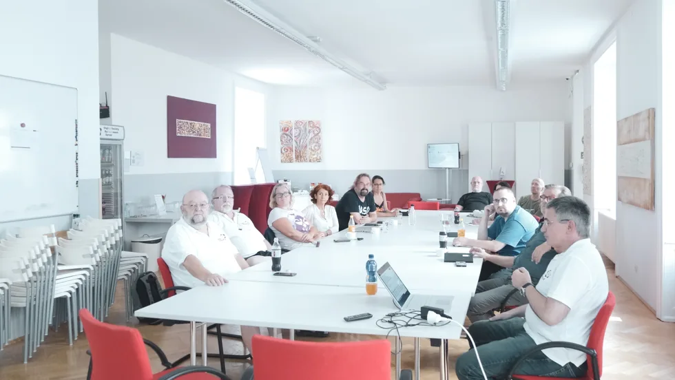 Digital Society – Foto 1
