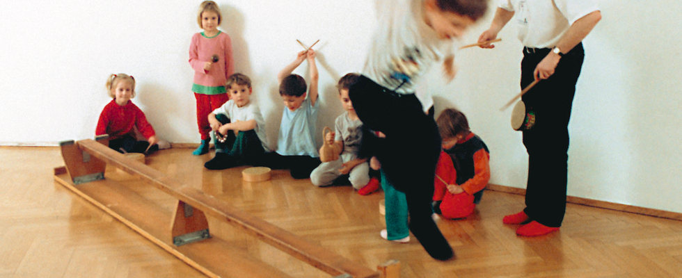 Schnupperstunde Rhythmik für 4-5 Jährige: Mo 15.10h