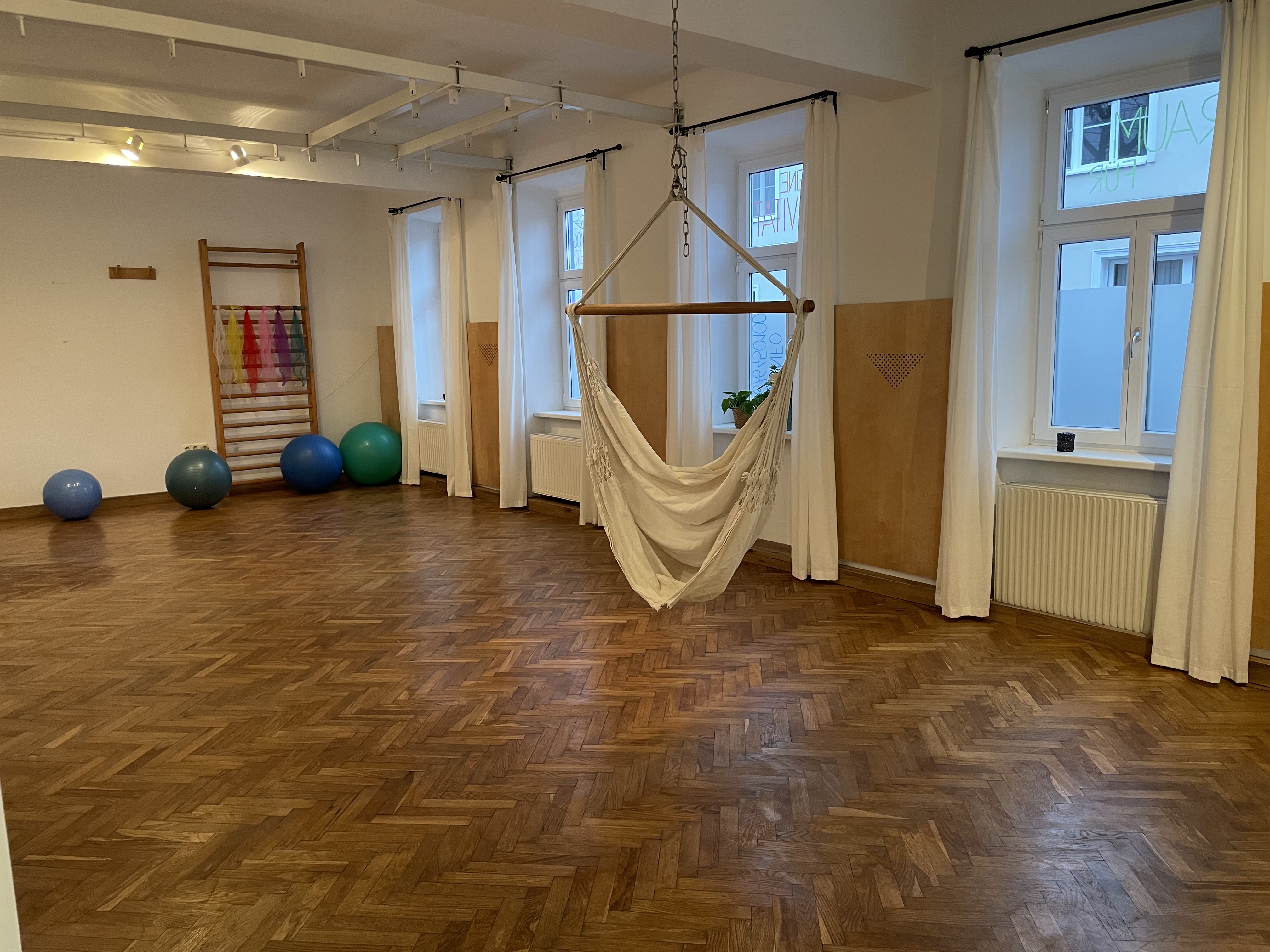Studio für Bewegung, Yoga und Therapie
