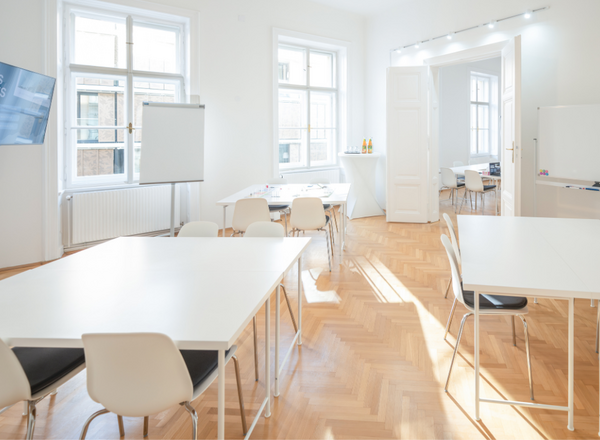 Moderner Seminarraum für Workshops & Trainings im 1. Bezirk