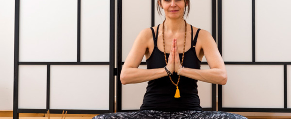 Hatha & Chakra Yoga 