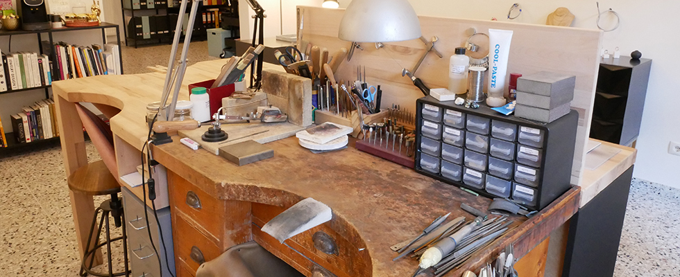 Vermiete stundenweise Werktischplatz inkl. Werkzeuge